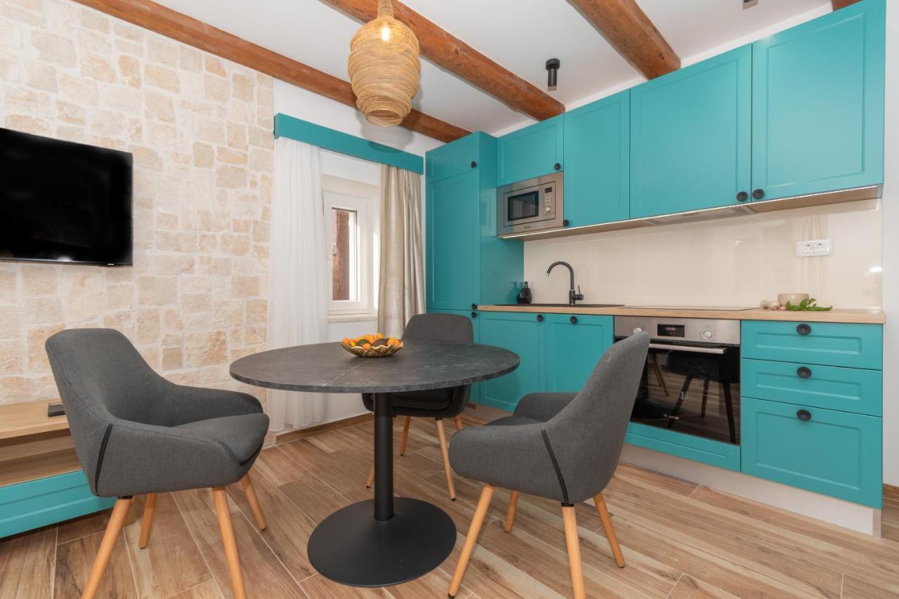 Ivka Makarska - Modern And Luxurious Oldtown Apartament エクステリア 写真
