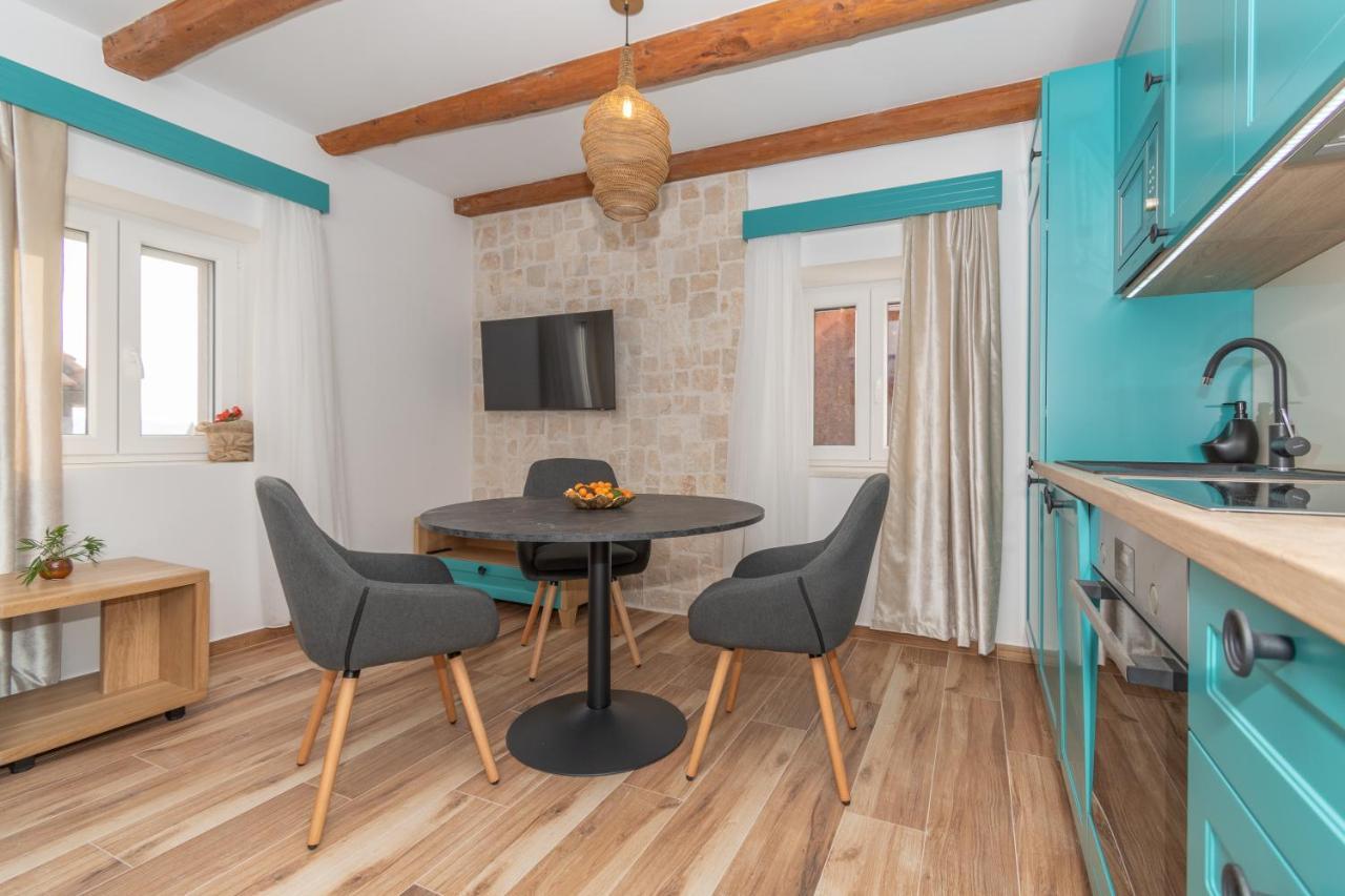 Ivka Makarska - Modern And Luxurious Oldtown Apartament エクステリア 写真