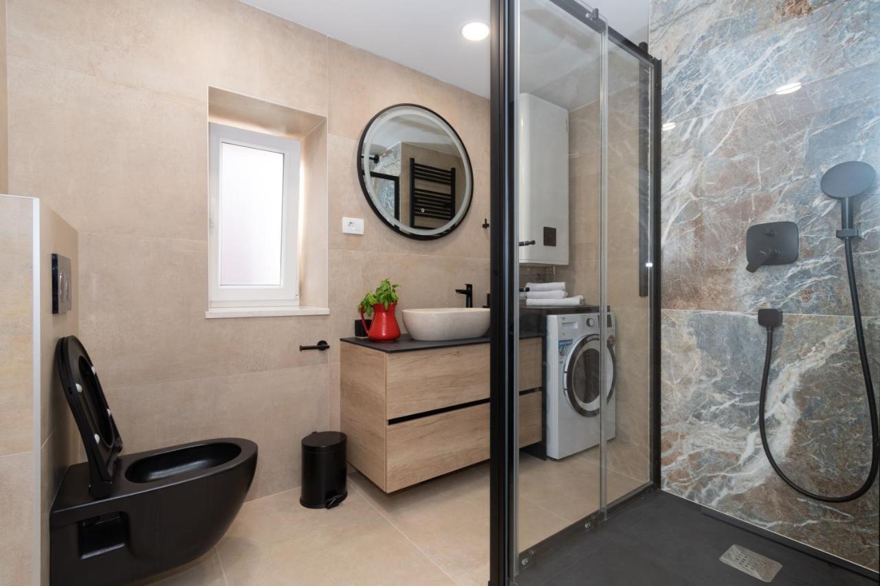 Ivka Makarska - Modern And Luxurious Oldtown Apartament エクステリア 写真